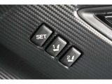 運転席シートポジションメモリー機能:リフター、チルト、リクライニングの各ポジションを自動的に再現できます。