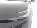 LEDランプ車 白く照らされるのが特徴です。明るいだけでなく、周囲からの認知されやすく歩行者や死角にいる方へアピール効果、安全性が飛躍的に向上します!