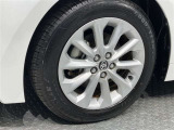 『トヨタ純正アルミホイール装着車になります!』スタイリッシュでとてもかっこいいですね♪