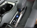 電動パーキングブレーキを装備しておりブレーキホールド機能付きです