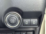 【両側スライドドア】駐車場で隣の車との間隔が狭く乗りにくい時、スライドドアなら安心!ドアオープン時も幅を取らず、開口部が広いので乗り降りがとっても簡単です。大きな荷物の出し入れも後席から可能♪