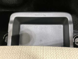 助手席アンダーボックスは運転用の替え靴や、車内に常備しておきたい子供用品、着替えた服などが収納できて便利です。女性に嬉しい収納スペースです★