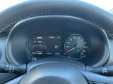 視認性の高いメーターで運転情報を的確に把握できます