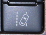 車線逸脱警報装置を装備しております。