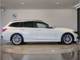BMWでは重量配分にもこだわりがあり、FRモデルでは50:50とFFモデルでも60:40と前後の重量バランスにこだわり、軽快なハンドリングを実現しております。
