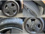 純正アルミホイールです。タイヤサイズは155/65R14です。