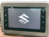 【ディスプレイオーディオ】お持ちのスマホやMP3プレイヤーとの無線接続で音楽再生が可能!コードで繋ぐわずらわしさも無く、手軽にお気に入りの音楽を楽しめます。