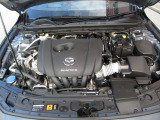 「SKYACTIV-G(ガソリン)」は、規格外の高圧縮を実現し、世界のエンジン技術者に驚きを与えました。さらに、それを維持したままノッキングの発生を抑え、熱効率を向上、走りにも寄与したエンジンです。