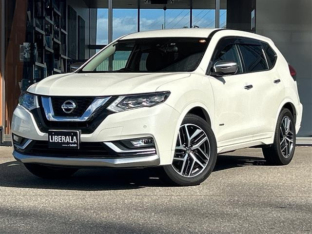エクストレイル 2.0 モード・プレミア ハイブリッド 4WD 本革シート
