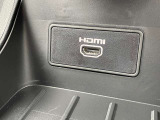 カーナビに連動したHDMIが装備されております。