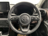 快適な操作性の運転席、ハンドルも綺麗に清掃済みです!もちろん安全を守るエアバッグも装備しているので安心してお乗りいただけます(^^)