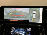 レクサスのお車はすべてバックモニターを標準装備。駐車時のご不安を解消する、パノラミックビューモニターも装備しています。