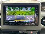 バックでの駐車が苦手な方や運転にあまり自信のない方でも後方の視界をしっかりサポート。安心して車庫入れが出来るバックカメラを装備しています!