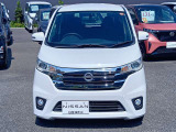 私共展示場では日産神奈川お客さまからの下取車(主に1オーナー/修復歴無車両)を中心に、弊社新車販売店舗での試乗車/社有車※(※基本禁煙車)等、日産ディーラーならではの上質なおクルマを販売しております。