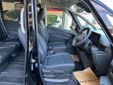 運転席シートリフター(ラチェット式)で、座面の高さも上下に動き、体格にあわせて調整ができます。