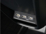 ◆USBチャージャー◆使いやすい場所に装備されています。