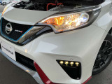 LEDヘッドライトを採用しているので、前方を明るく照らします。