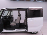 コンパクトカーにもかかわらず、意外とゆったりお乗りいただけます。