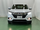 LEDヘッドライトを装備しています。LEDヘッドライトはとても明るく、雨の日や夜間走行も安全・安心です。オートライトコントロール付きで周囲の明るさに応じて自動で点灯・消灯します