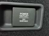 12V電源ソケットを設置しております。周辺機器の充電にご利用頂けます。