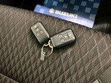 【スマートキー】キーをポケットやカバンに入れたままでもドアの施錠・開錠ができ、雨の日や荷物の多い日に大活躍!
