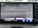 カラービジョンとガイド線で見やすい視点切替式のバックモニター。