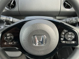 バックカメラも装備しております。車庫入れの苦手なお客様も安心!重宝してくれます!
