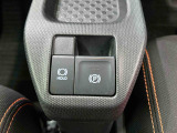 オートブレーキホールド機能付きで、信号待ちや渋滞時の運転をサポートします。