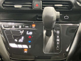 パネルシフトになっているので足元もゆったりしていて長距離の運転時ゆったり楽ちんです♪♪