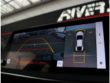 お車選びをお楽しみ頂けるよう、在庫車の展示スペースを十分に確保しております。