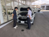 購入後のアフターフォローもお任せください!プロのサービスと営業が一丸となってカーライフをサポートさせて頂きます☆