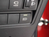 LEDヘッドライトには「オートマチックハイビームシステム」を搭載。夜間走行時にハイビームで走行可能と判断した場合、ロービームとハイビームを自動的に切り替え、前方視界確保をアシストします。
