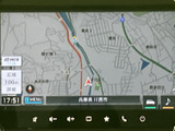 周辺の道路や地名を画面で確認でき、現在地を把握しながら目的地までの道順を考えられます。表示範囲を見比べて行き先を選べるため、日々のお出かけをサポートします。