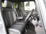 運転席の高さを変更できるので、体格に合わせた位置で運転できます!