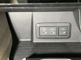 充電用USB端子付き。スマートフォンなどの充電に便利です。