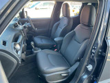 運転席助手席シートはシートヒーター装備で芯から温めてくれます。