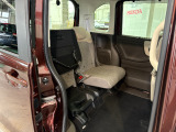 チップアップ機構付き。背の高い荷物も入ります