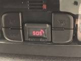 SOSボタンです。自動車の運転中、事故や急病時などの緊急事態が発生したときに、ヘルプネットを通じて外部に救助を手配するためのボタンです。