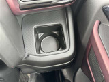 運転席側のドリンクホルダーです!