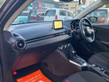 シンプルで扱いやすい車内