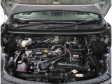 【エンジンルーム】エンジンルームもキレイに洗浄されています。ご納車前にしっかり整備させて頂きますので、ご安心ください。