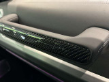 メルセデス・ベンツ八王子の最新のショールームには、大型モニターがあり最先端のメルセデス・ベンツをご体感頂けます!屋内展示場のため、天候の悪い日でも、ごゆっくりとお車をご覧頂ける店舗でございます!
