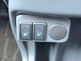 座面と背もたれを素早く温め、寒い時期にも快適な運転環境を提供する運転席&助手席シートヒーター