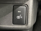 【シートヒーター】寒い日に重宝するシートヒーター!エアコンより早く温まってくれるので寒がりの人も安心ですね♪エアコンの温風は乾燥するから苦手、という方にもをおすすめです。