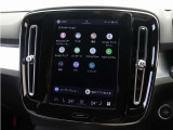 Google搭載のボルボなら、車内にいながら多彩なデジタルライフをお楽しみいただけます。Google Playから必要なアプリをダウンロードして、有意義な移動時間を楽しみましょう。