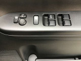 パワーウインド・電動格納付きドアミラースイッチは、運転席ドアに集中☆