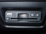 デザインスッキリのビルトイン『ETC』!高速道路の特典はもちろん、キャッシュレスなので料金所では徐行するだけで通過可能です!
