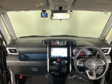 【前方視界】開放的な前方視界!運転がしやすく疲れにくいです♪窓が大きく、見通しがとっても良いおクルマですよ♪