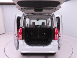 当社では全車、納車前にサービス工場で12ヶ月点検相当の整備を実施しております。そこで確認された不具合箇所は修理しておりますのでご安心下さい。また納車後お気になる点がございましたら気軽にご相談ください。