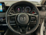 運転にかかわる様々な操作を安全に行えるように視点移動が少なく操作性に配慮されたスイッチ類が凝縮されたコクピットです。